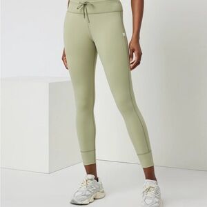 Vuori women’s daily leggings Sprout size M 7/8 length NEW